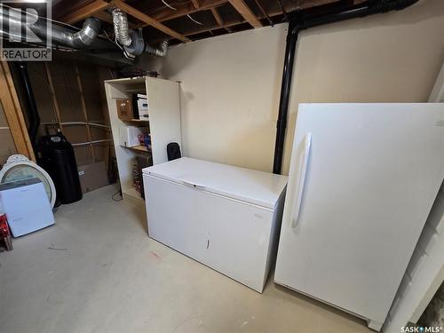 528 Dieppe Drive, Weyburn, SK - Indoor Photo Showing Other Room