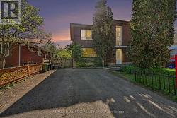 296 BRITANNIA ROAD  Ottawa, ON K2B 5X4