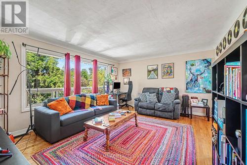 296 Britannia Road, Ottawa, ON - Indoor Photo Showing Living Room