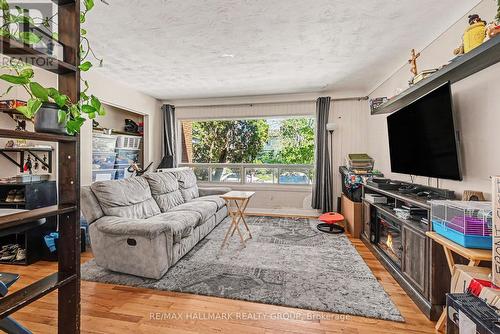 296 Britannia Road, Ottawa, ON - Indoor Photo Showing Living Room