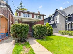12 STIBBARD AVENUE Toronto, ON M4P 2C1
