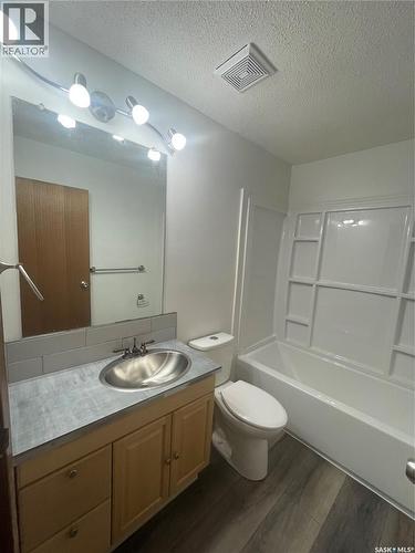 1510 Mckercher Drive, Saskatoon, SK - Indoor Photo Showing Bathroom