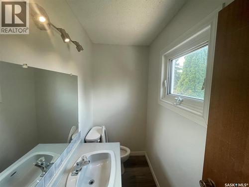 1510 Mckercher Drive, Saskatoon, SK - Indoor Photo Showing Bathroom