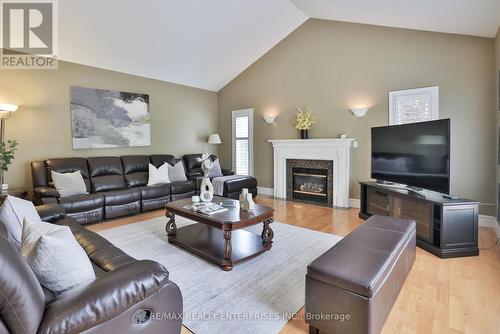 1832 Chesbro Court, Mississauga, ON - Indoor Photo Showing Living Room With Fireplace