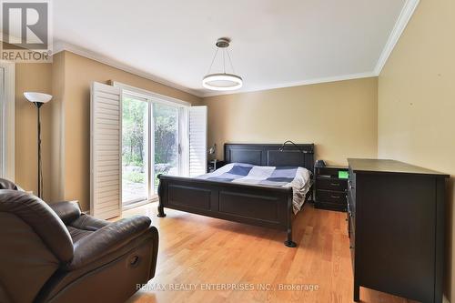 1832 Chesbro Court, Mississauga, ON - Indoor Photo Showing Bedroom