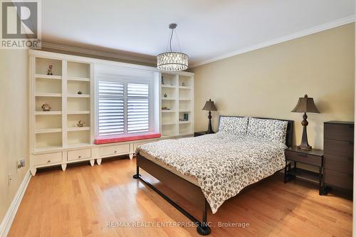 1832 Chesbro Court, Mississauga, ON - Indoor Photo Showing Bedroom
