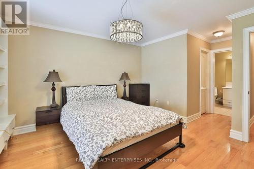 1832 Chesbro Court, Mississauga, ON - Indoor Photo Showing Bedroom