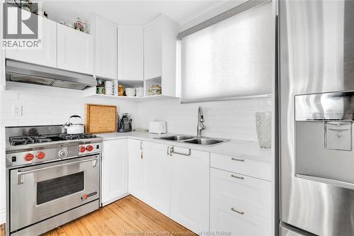 712 Gladstone, Windsor, ON - Indoor Photo Showing Kitchen With Double Sink