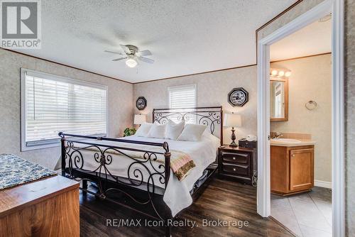 11 Hemlock Crescent, Puslinch, ON - Indoor Photo Showing Bedroom