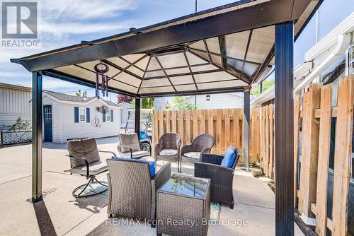 11 Hemlock Crescent, Puslinch, ON - Outdoor