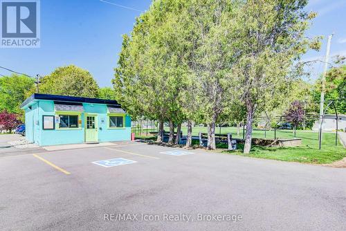 11 Hemlock Crescent, Puslinch, ON - Outdoor