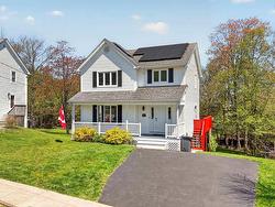 88 Auburn Drive Dartmouth, NS B2W 3S6