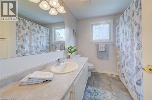 341 Cooper Street, Cambridge, ON - Indoor Photo Showing Bathroom