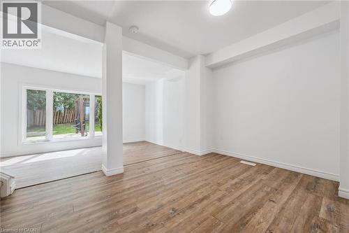 2432 Malcolm Crescent, Burlington, ON - Indoor Photo Showing Other Room