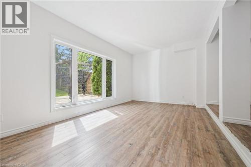 2432 Malcolm Crescent, Burlington, ON - Indoor Photo Showing Other Room