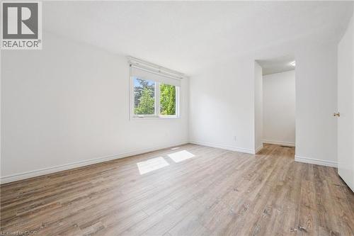 2432 Malcolm Crescent, Burlington, ON - Indoor Photo Showing Other Room