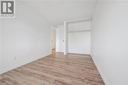 2432 Malcolm Crescent, Burlington, ON - Indoor Photo Showing Other Room