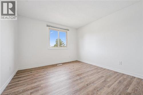 2432 Malcolm Crescent, Burlington, ON - Indoor Photo Showing Other Room