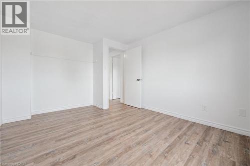 2432 Malcolm Crescent, Burlington, ON - Indoor Photo Showing Other Room
