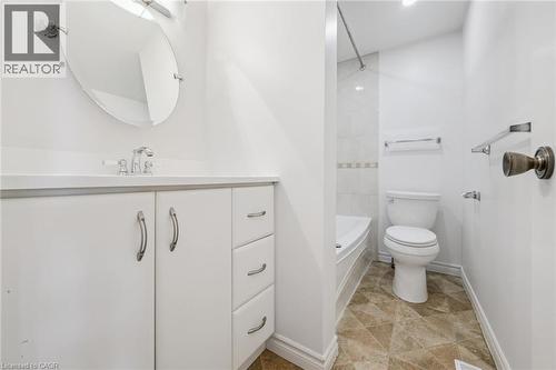 2432 Malcolm Crescent, Burlington, ON - Indoor Photo Showing Bathroom