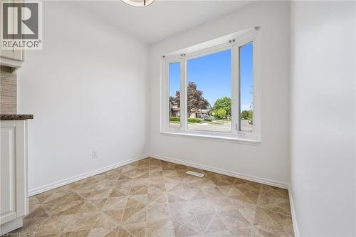 2432 Malcolm Crescent, Burlington, ON - Indoor Photo Showing Other Room