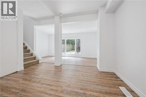 2432 Malcolm Crescent, Burlington, ON - Indoor Photo Showing Other Room