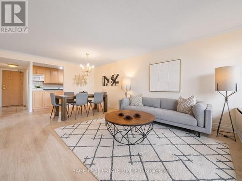 213E - 30 FASHION ROSEWAY  Toronto, ON M2N 6B4