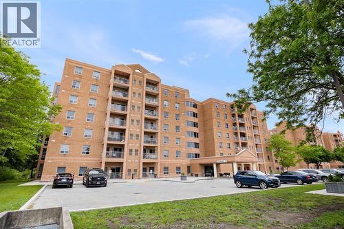 3915 SOUTHWINDS DRIVE Unit# 101  Windsor, ON N9G 2S8