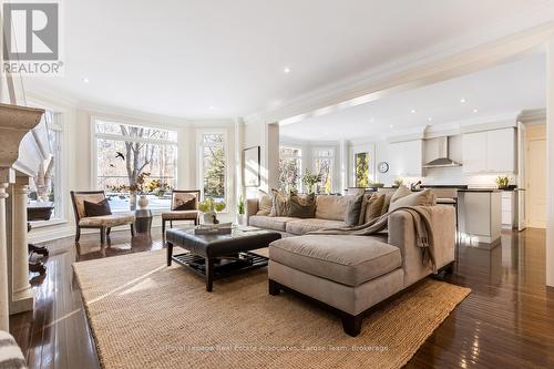Full Size Picture Windows in Great Room & Kitchen - 562 Gladwyne Court, Mississauga, ON - Indoor Photo Showing Living Room