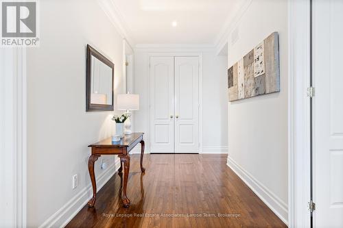 Spacious 2nd Floor Hallway - 562 Gladwyne Court, Mississauga, ON - Indoor Photo Showing Other Room