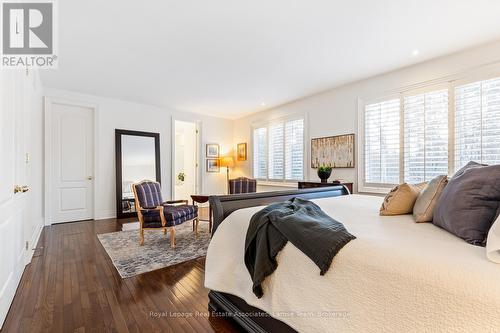 Primary Bdrm with Large Walk-In Closet and Ensuite - 562 Gladwyne Court, Mississauga, ON - Indoor Photo Showing Bedroom