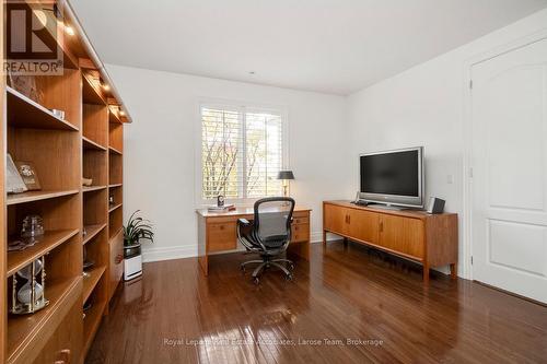 3rd Bedroom/Office with Walk-In Closet - 562 Gladwyne Court, Mississauga, ON - Indoor Photo Showing Office