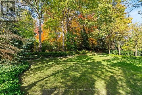 Professionally Landscaped with Irrigation System - 562 Gladwyne Court, Mississauga, ON - Outdoor