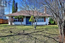 58 HARLOW CRESCENT Toronto, ON M9V 2Y5