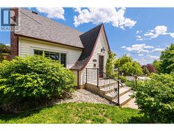 306 10th Avenue N Creston, BC V0B 1G0