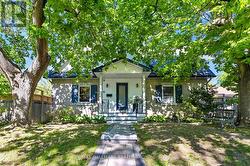 401 RICHARDSON AVENUE  Ottawa, ON K2B 5G7