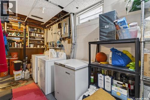 413 Vancouver Avenue N, Saskatoon, SK - Indoor Photo Showing Laundry Room