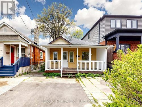 32 SEVENTEENTH STREET  Toronto, ON M8V 3K3