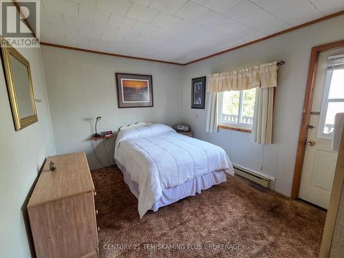 69 Main Street, Timiskaming (Tim - Latchford), ON - Indoor Photo Showing Bedroom