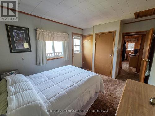 69 Main Street, Timiskaming (Tim - Latchford), ON - Indoor Photo Showing Bedroom