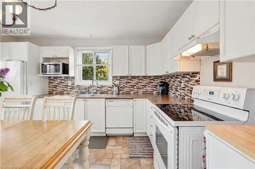 144 Bellingham Drive, Hamilton, ON - Indoor Photo Showing Kitchen
