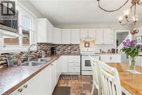 144 Bellingham Drive, Hamilton, ON - Indoor Photo Showing Kitchen With Double Sink
