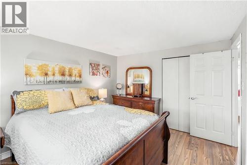 144 Bellingham Drive, Hamilton, ON - Indoor Photo Showing Bedroom