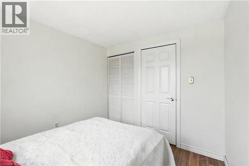 144 Bellingham Drive, Hamilton, ON - Indoor Photo Showing Bedroom