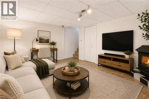 Virtually Staged - 144 Bellingham Drive, Hamilton, ON - Indoor Photo Showing Living Room