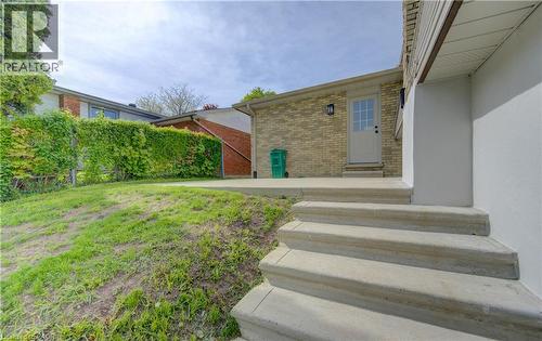 51 Coach Hill Drive, Kitchener, ON - Outdoor
