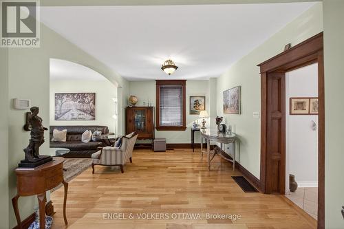 60 Glynn Avenue, Ottawa, ON - Indoor