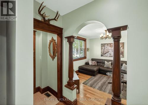 60 Glynn Avenue, Ottawa, ON - Indoor