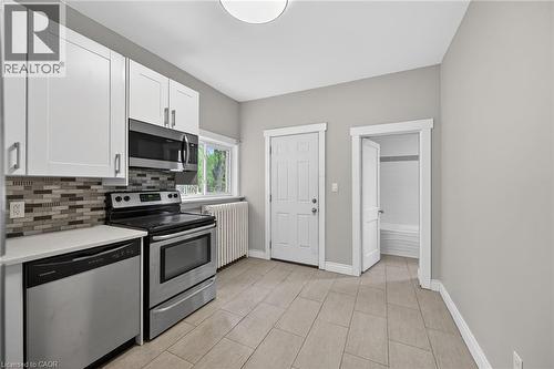 227 Sherman Avenue S, Hamilton, ON - Indoor Photo Showing Kitchen