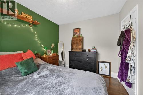 227 Sherman Avenue S, Hamilton, ON - Indoor Photo Showing Bedroom